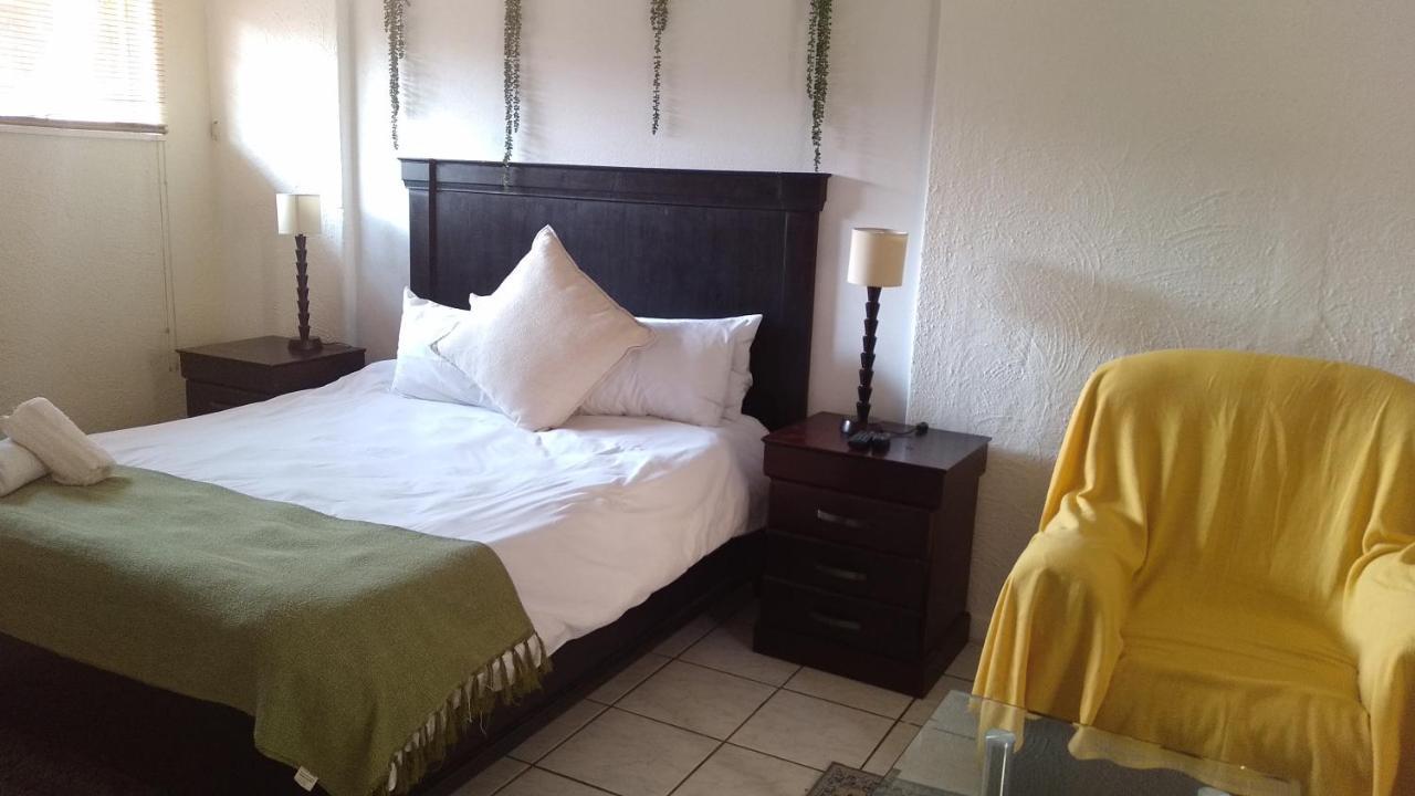 Self-Catering 1Bedr Cottage In Sandton With Free Wifi Йоханнесбург Экстерьер фото